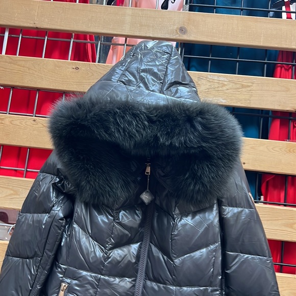 NWT,1 MADISON LUXE Fox-Fur Down Puffer Coat,attached hood removable fur,taupe - Picture 4 of 17